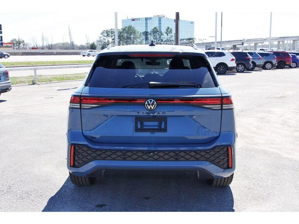 2026 Volkswagen Tiguan 2.0T SE R-Line Black