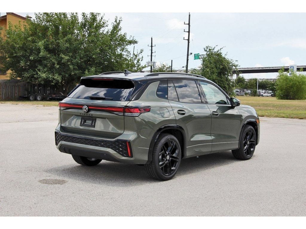 2026 Volkswagen Tiguan 2.0T SE R-Line Black