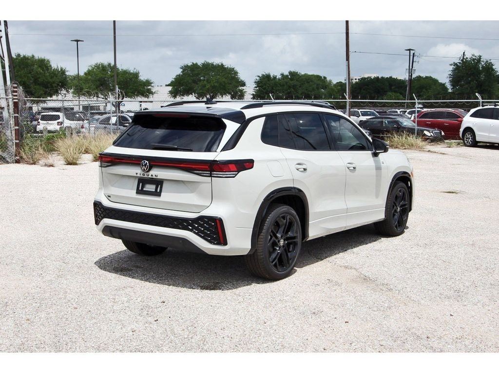 2026 Volkswagen Tiguan 2.0T SE R-Line Black