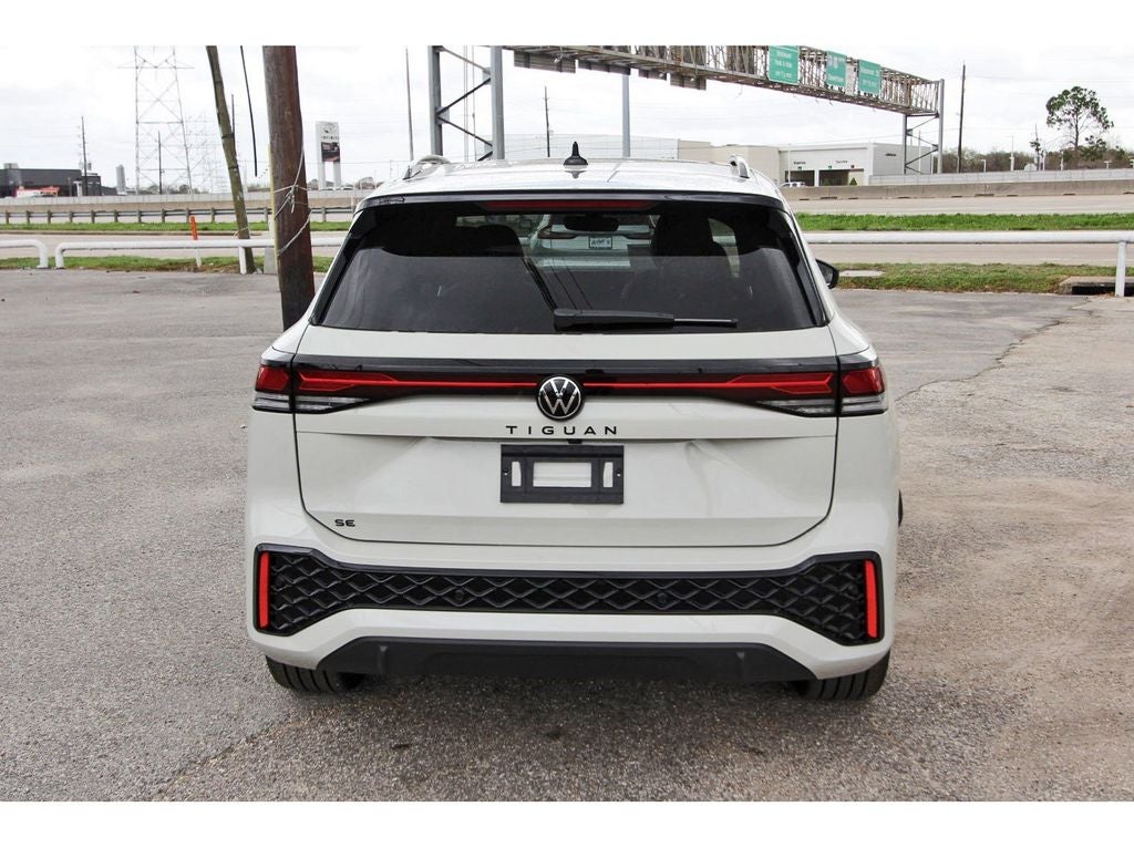 2026 Volkswagen Tiguan 2.0T SE R-Line Black