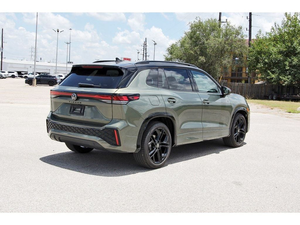 2026 Volkswagen Tiguan 2.0T SE R-Line Black