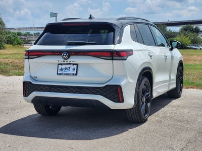 2026 Volkswagen Tiguan 2.0T SE R-Line Black