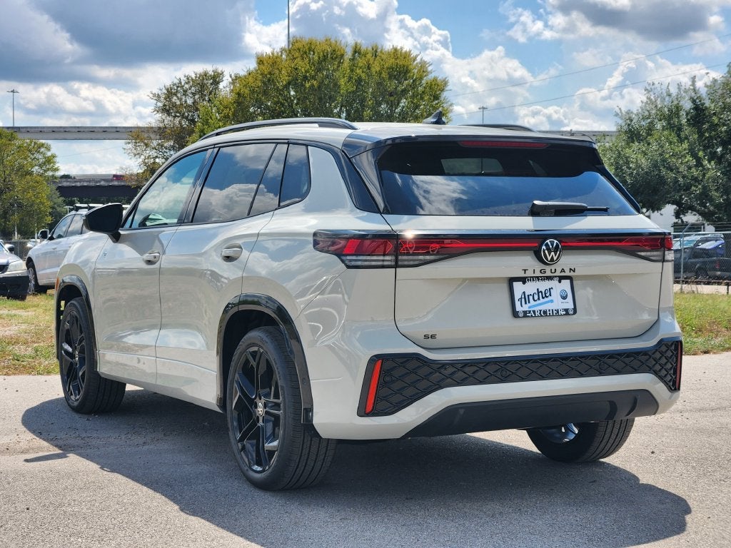 2026 Volkswagen Tiguan SE R-Line Black