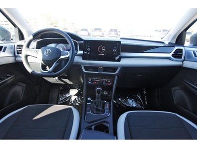 2025 Volkswagen Taos 1.5T SE