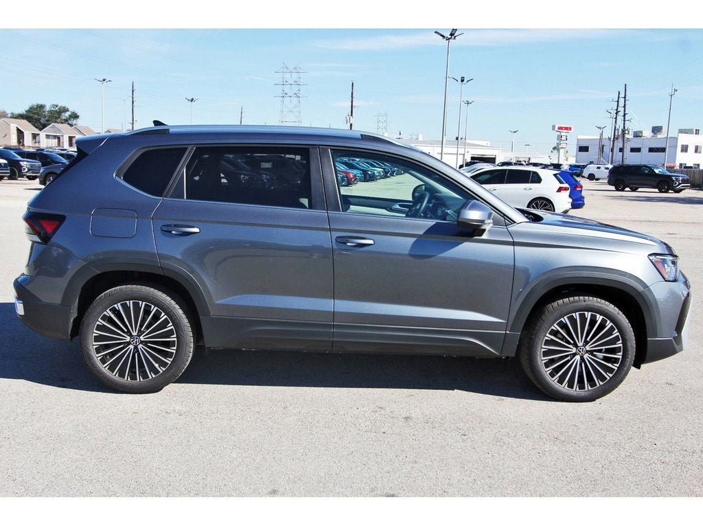 2025 Volkswagen Taos 1.5T SE
