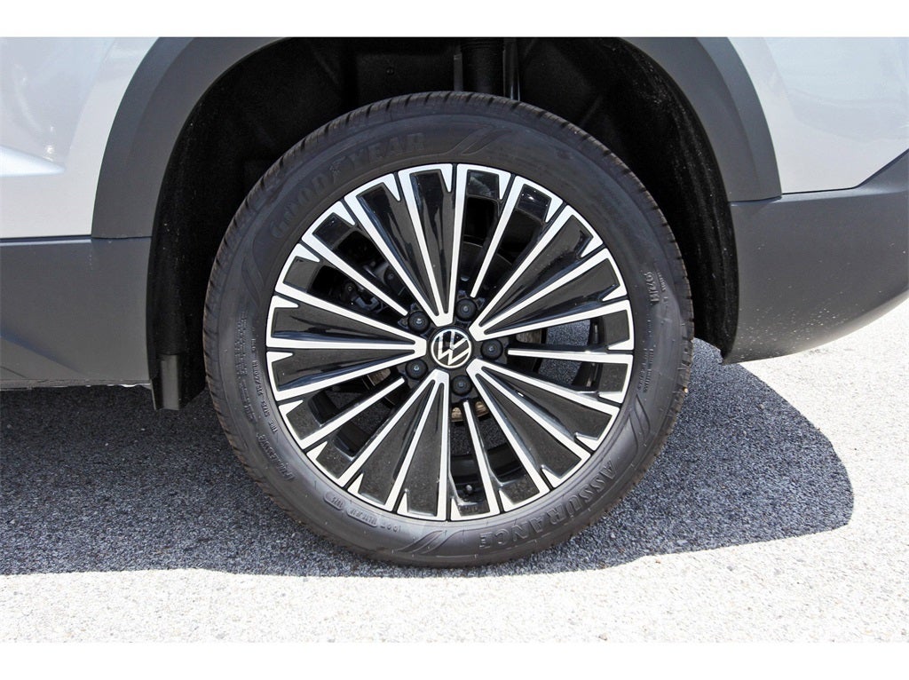 2025 Volkswagen Taos 1.5T SE