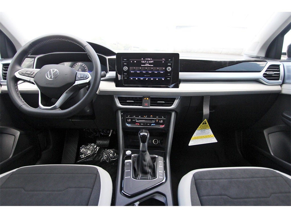 2025 Volkswagen Taos 1.5T SE