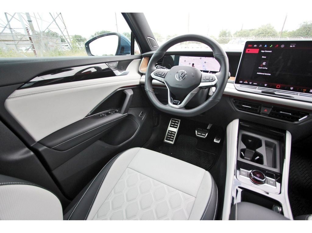 2026 Volkswagen Tiguan 2.0T SEL R-Line Turbo