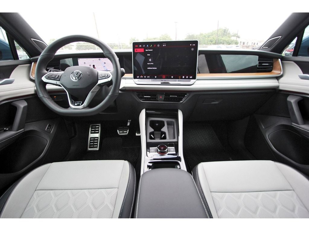 2026 Volkswagen Tiguan 2.0T SEL R-Line Turbo
