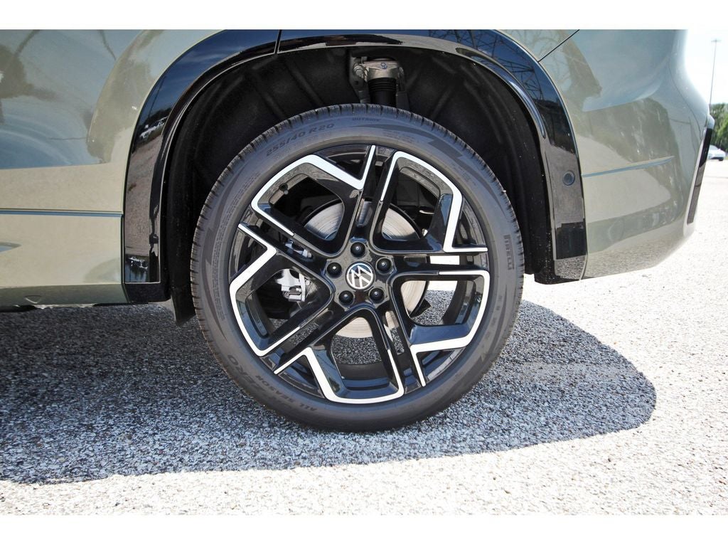 2026 Volkswagen Tiguan 2.0T SEL R-Line Turbo