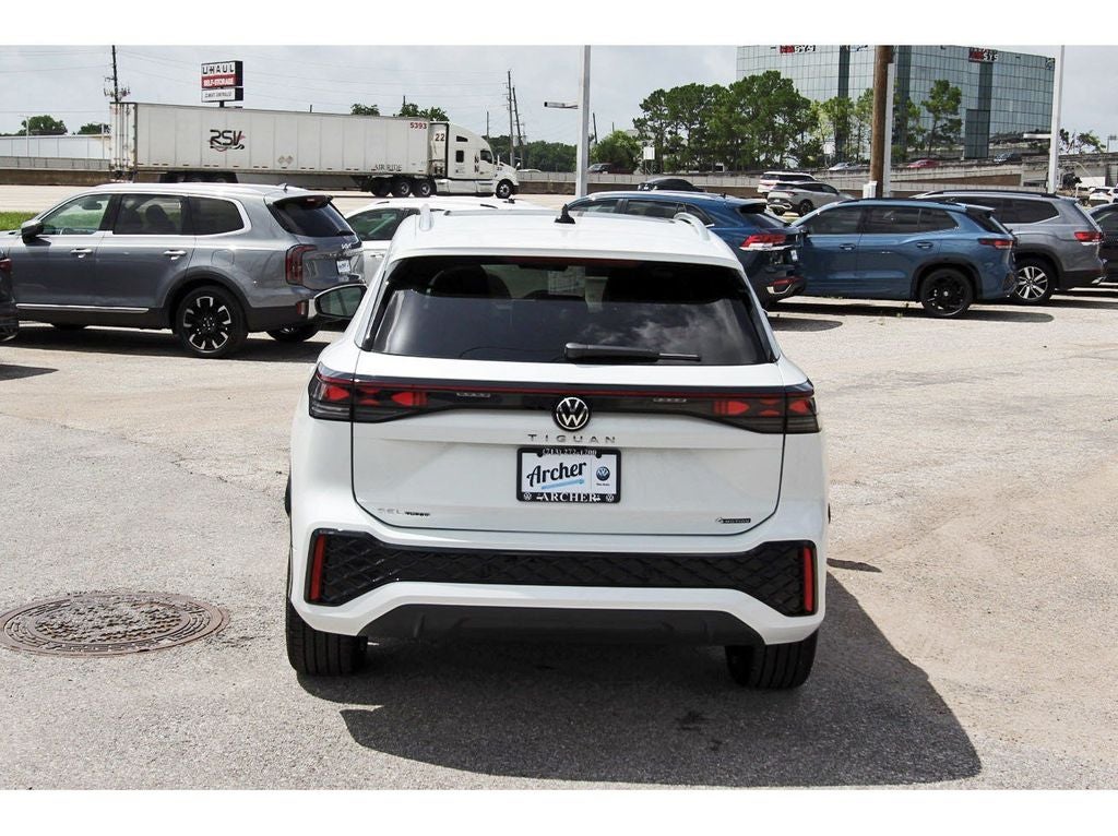 2026 Volkswagen Tiguan 2.0T SEL R-Line Turbo
