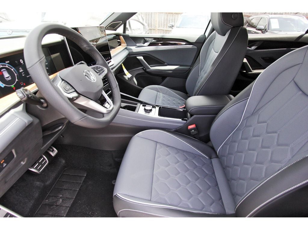 2026 Volkswagen Tiguan 2.0T SEL R-Line Turbo