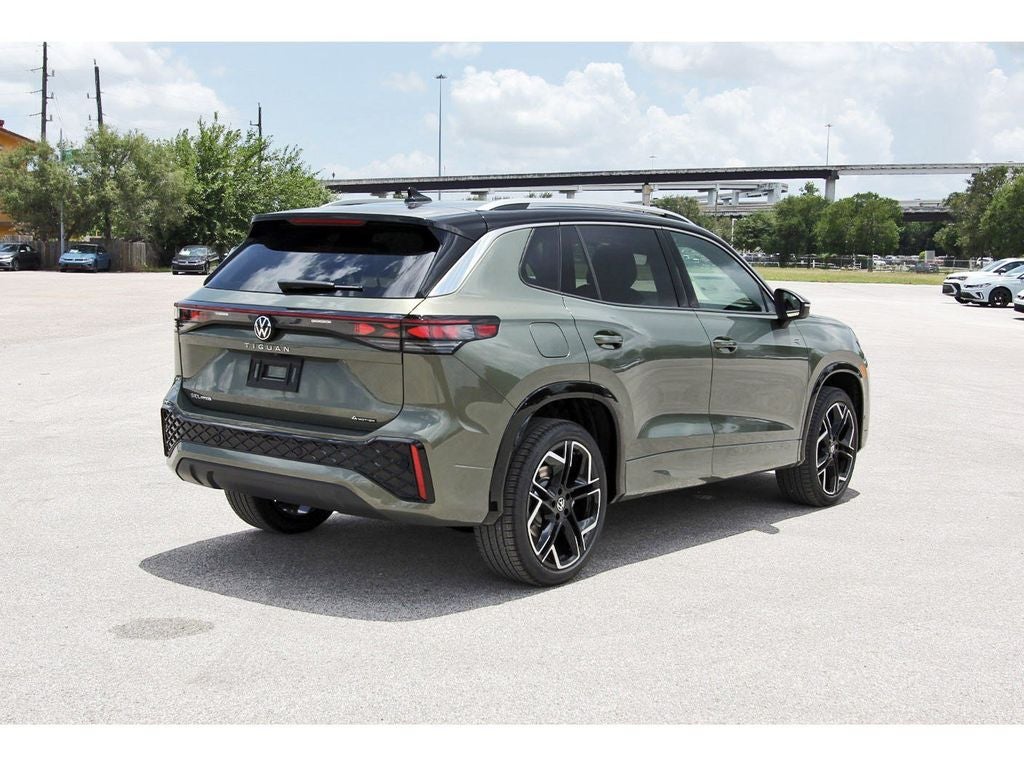 2026 Volkswagen Tiguan 2.0T SEL R-Line Turbo