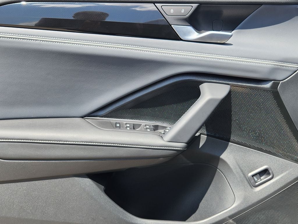2026 Volkswagen Tiguan 2.0T SEL R-Line