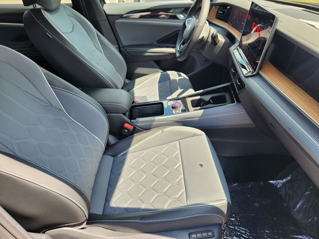 2026 Volkswagen Tiguan 2.0T SEL R-Line