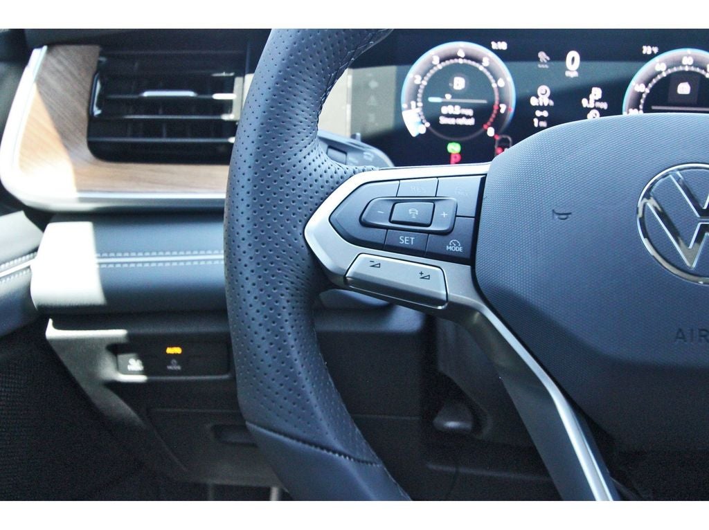 2026 Volkswagen Tiguan 2.0T SEL R-Line Turbo