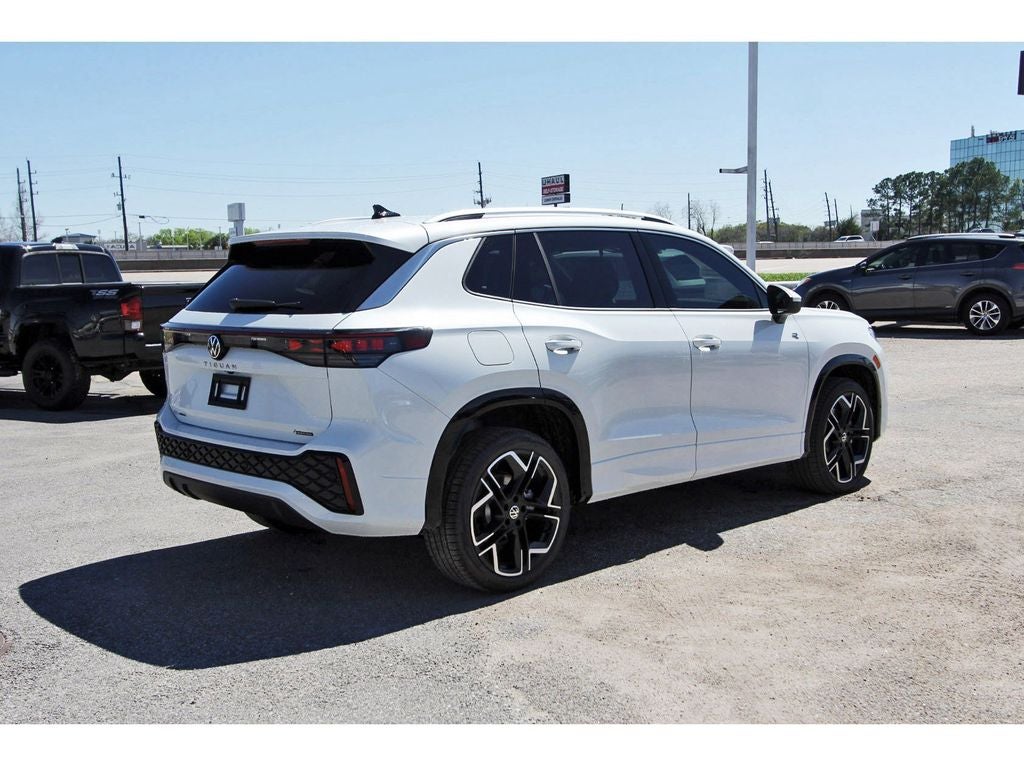 2026 Volkswagen Tiguan 2.0T SEL R-Line Turbo