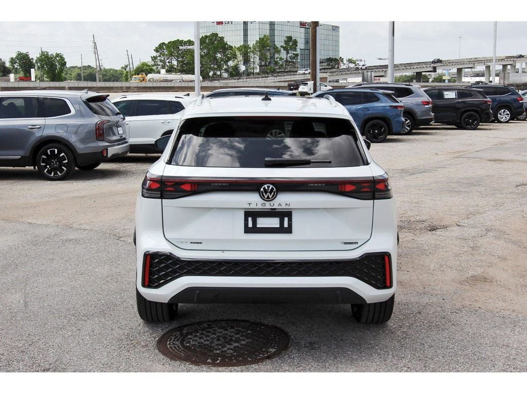 2026 Volkswagen Tiguan 2.0T SEL R-Line Turbo