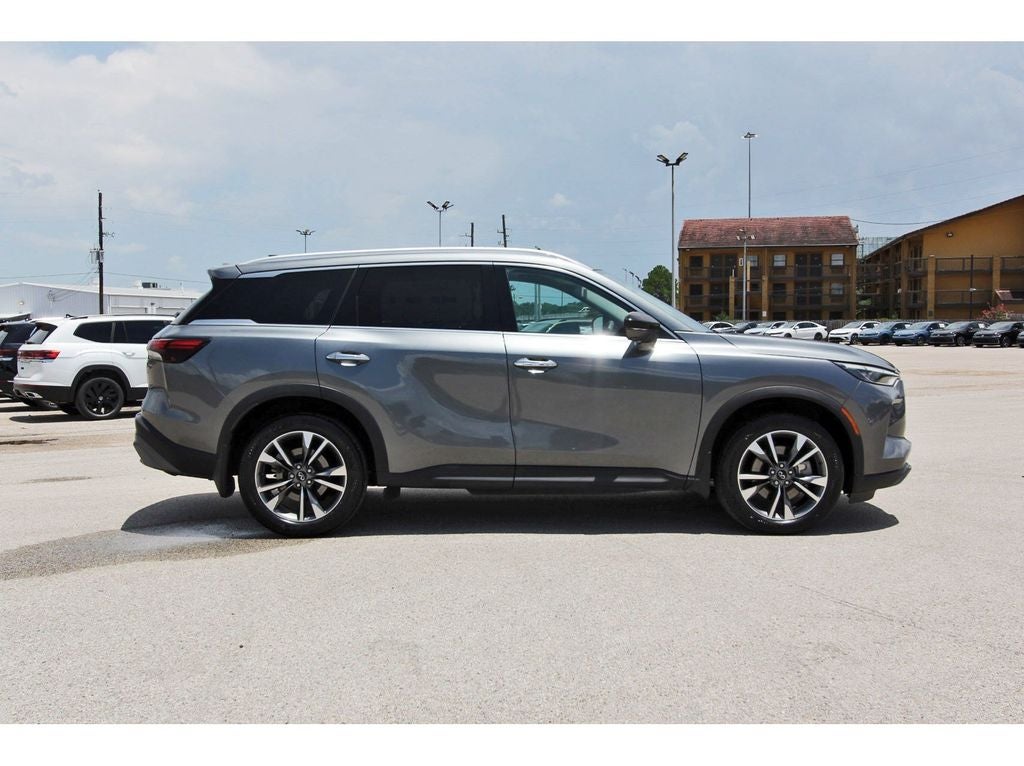 2022 INFINITI QX60 LUXE