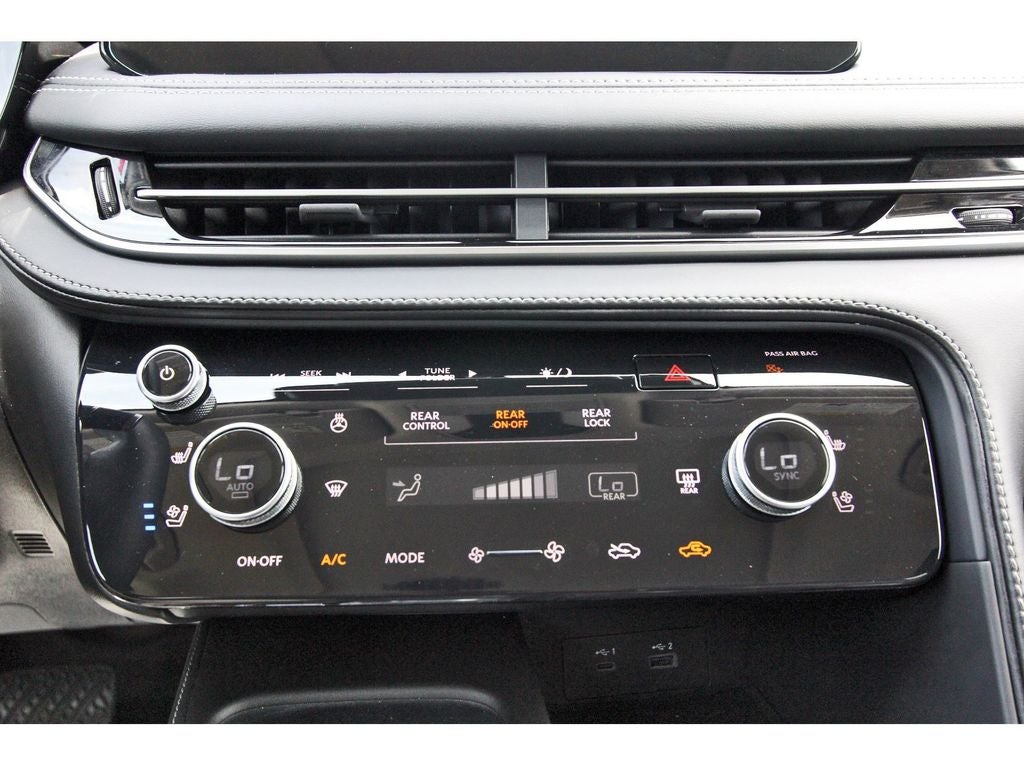 2022 INFINITI QX60 LUXE