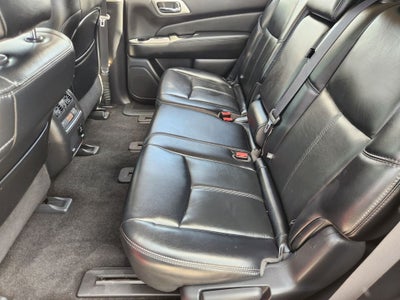 2017 Nissan Pathfinder SL