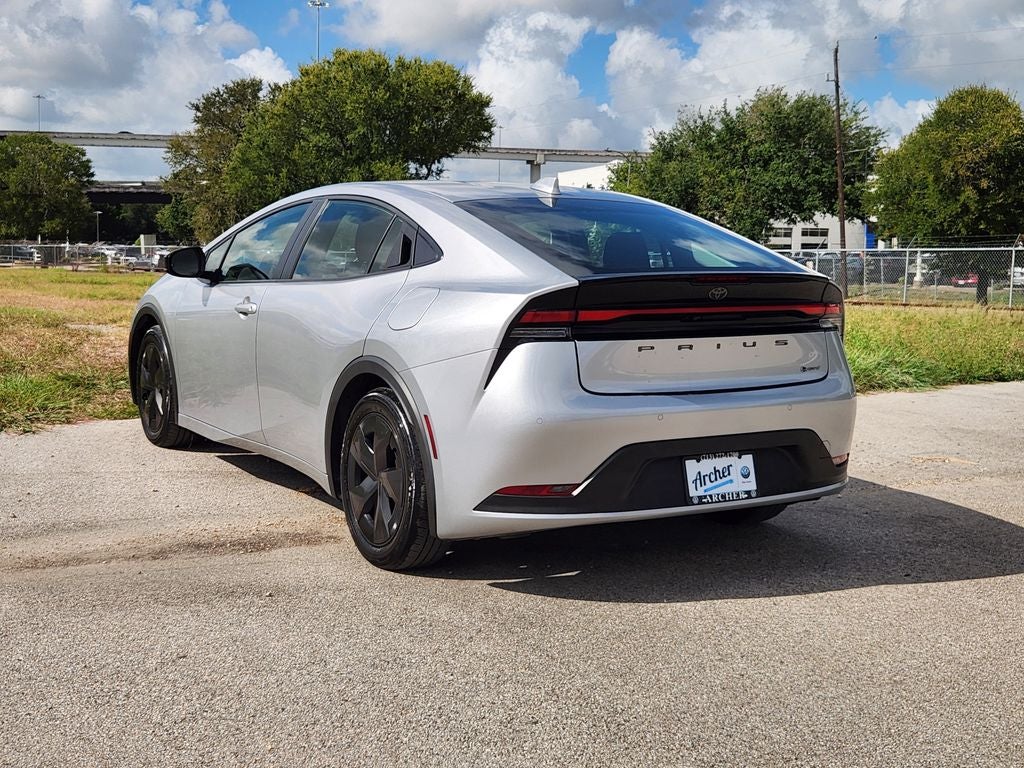2025 Toyota Prius LE