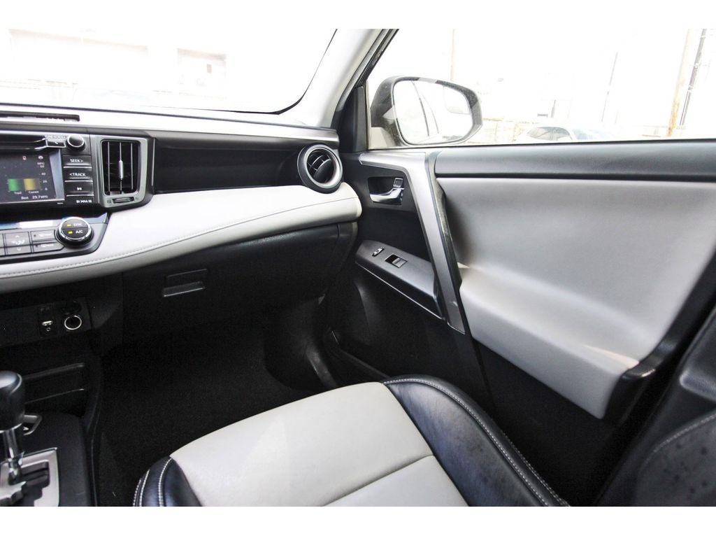 2018 Toyota RAV4 Hybrid XLE