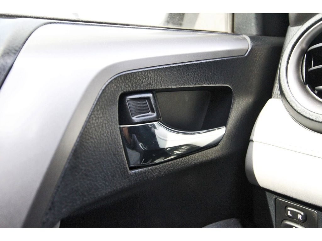 2018 Toyota RAV4 Hybrid XLE