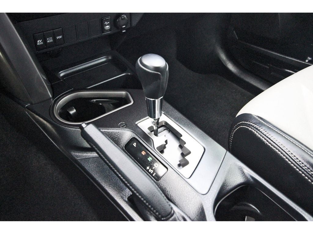 2018 Toyota RAV4 Hybrid XLE