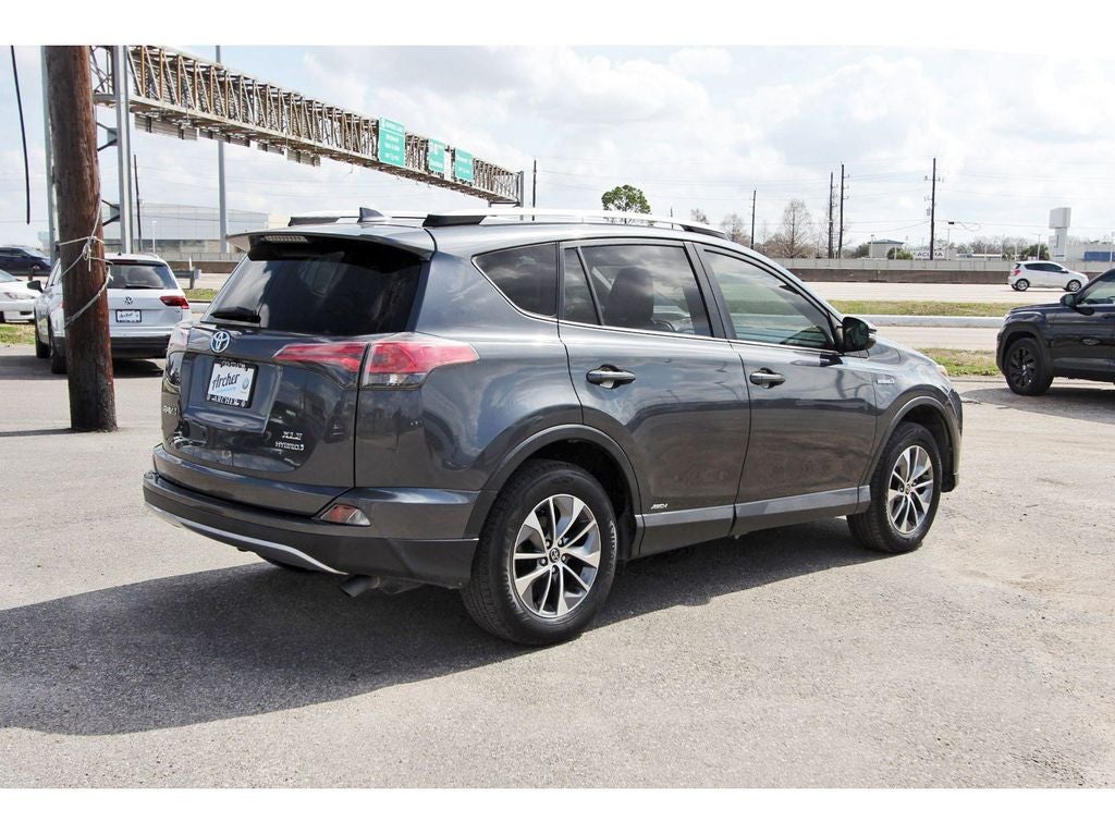 2018 Toyota RAV4 Hybrid XLE