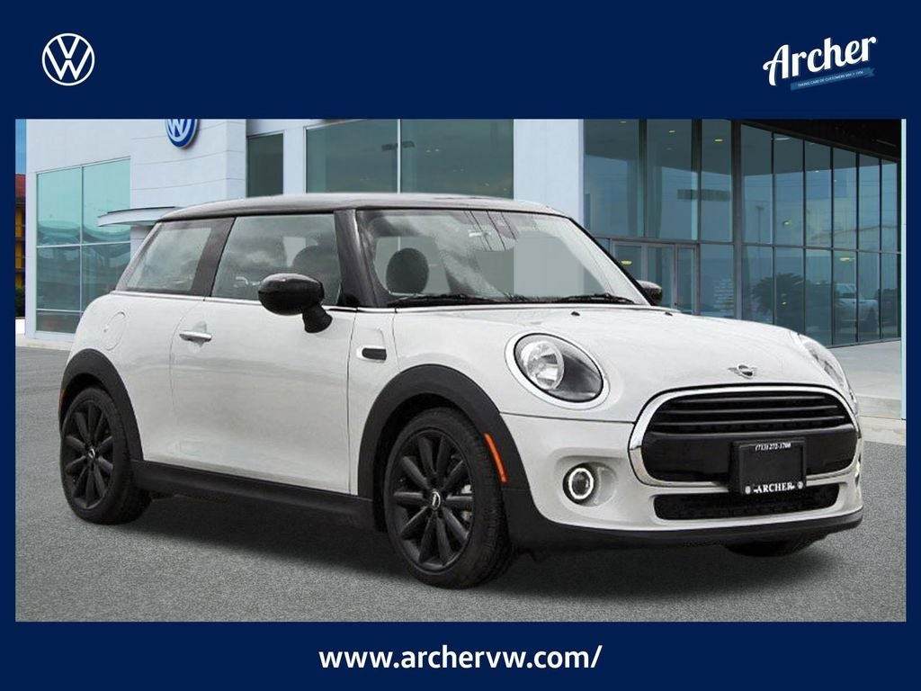 2021 MINI Hardtop Oxford Edition's photo