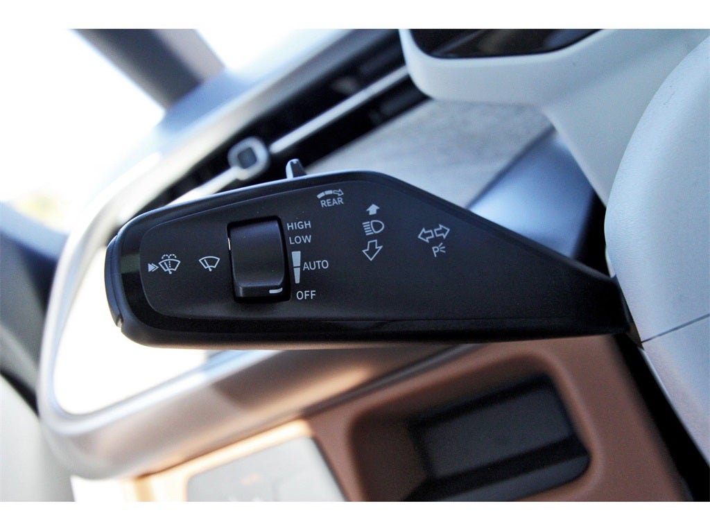 2025 Volkswagen ID. Buzz Pro S Plus